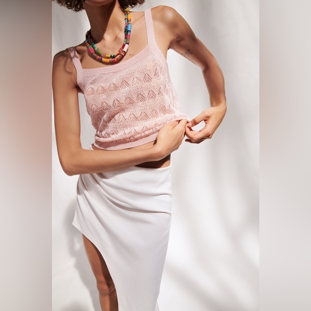 Zara light pink color knit sleeveless light weight top blouse size medium NWT